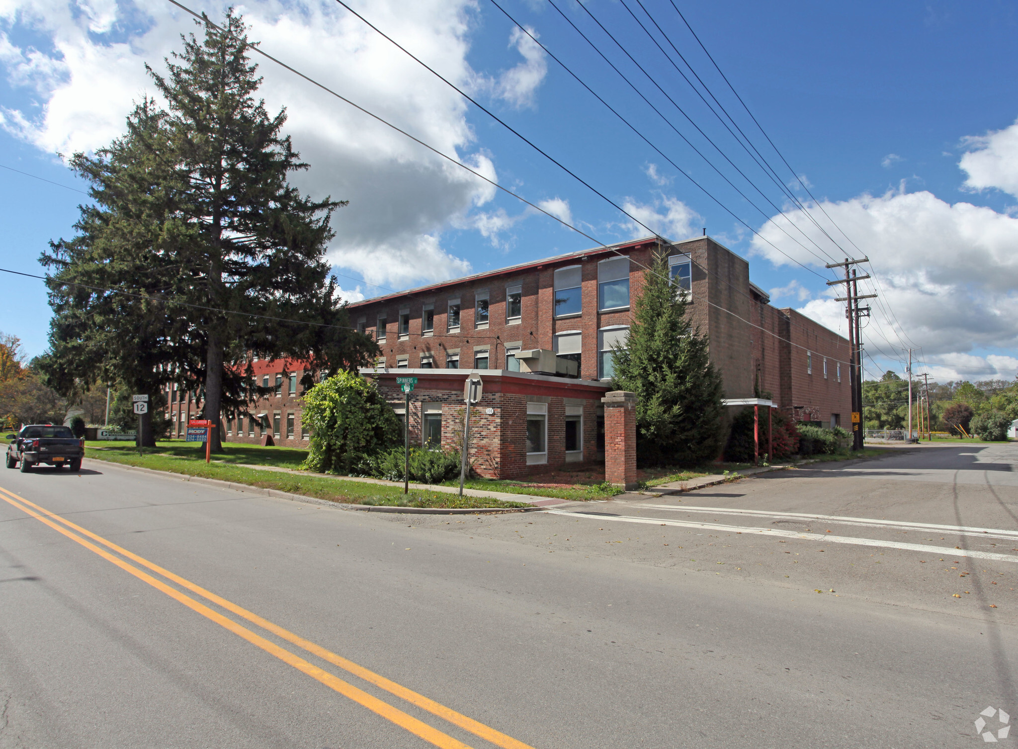 108 N Main St, Sherburne, NY à louer Photo principale- Image 1 de 4