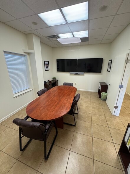 5 Production Dr, Little Rock, AR à louer - Photo du bâtiment - Image 3 de 6