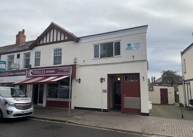 17A-17B Waltham Rd, Grimsby for sale Building Photo- Image 1 of 1