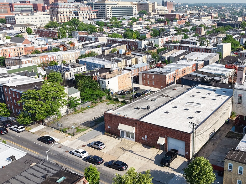 2228-2230 E Fayette St, Baltimore, MD for lease - Building Photo - Image 2 of 7