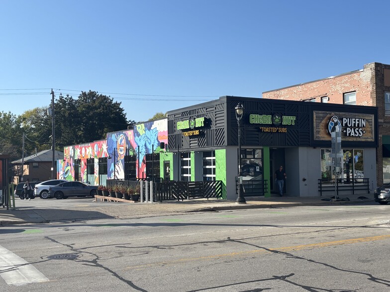 2911 N Oakland Ave, Milwaukee, WI for sale - Building Photo - Image 2 of 2