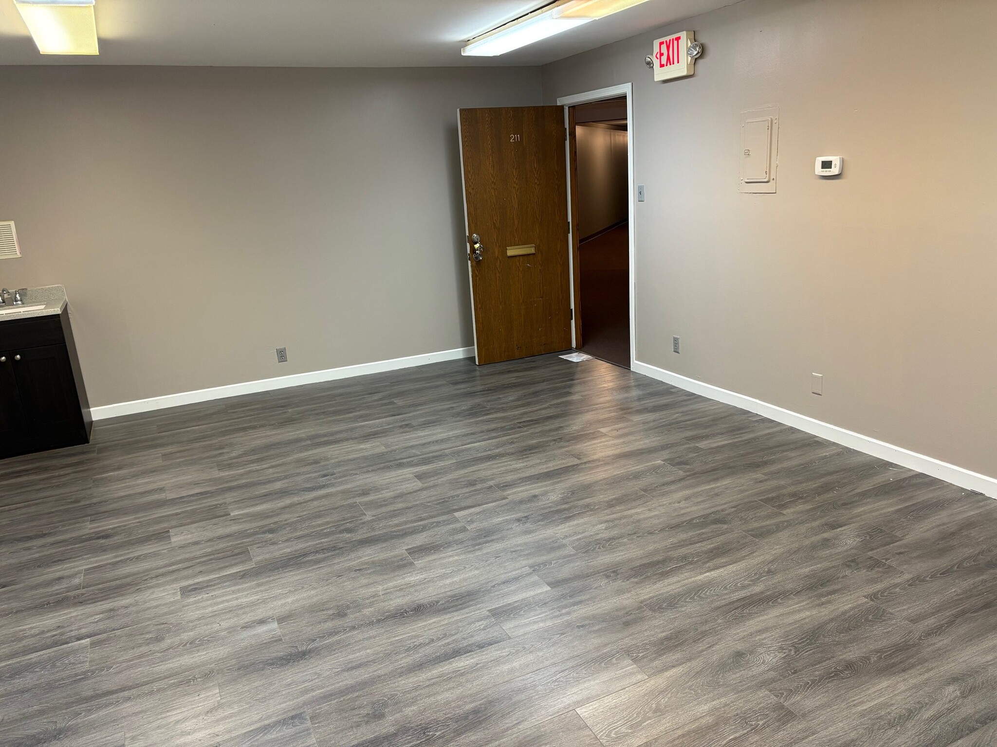 3145-3159 Fee Fee Rd, Bridgeton, MO for lease Interior Photo- Image 1 of 3