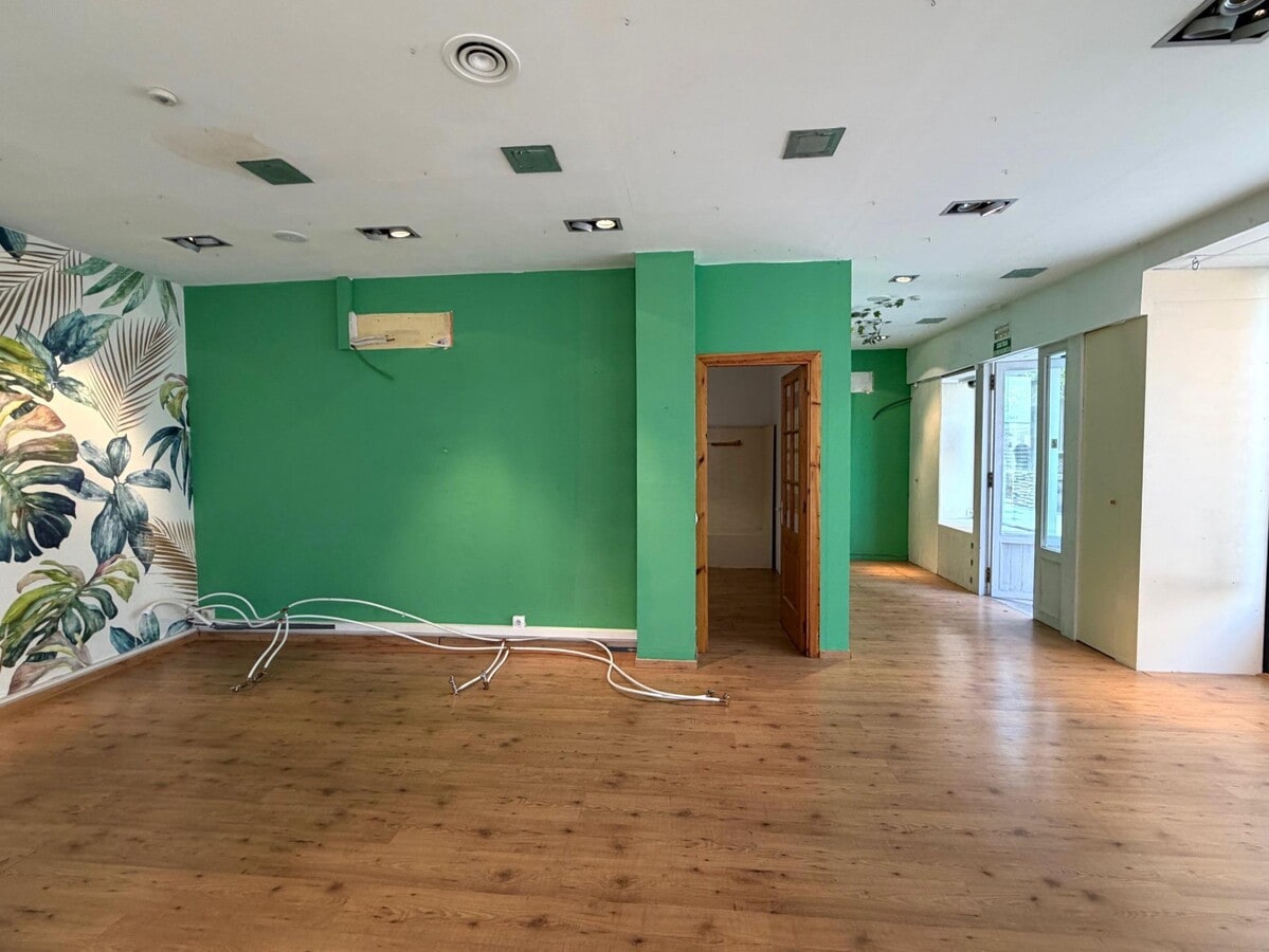Igualada, BAR 08700 - Unit - -  - Interior Photo - Image 2 of 8