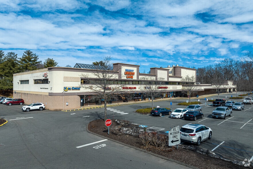 136 Berlin Rd, Cromwell, CT for lease - Building Photo - Image 1 of 3