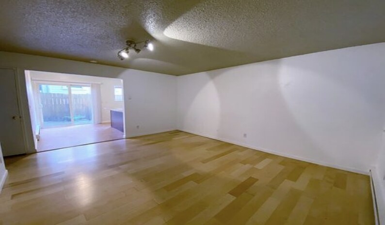 2230 NE 15th Ave, Portland, OR à vendre - Photo intérieure - Image 3 de 3