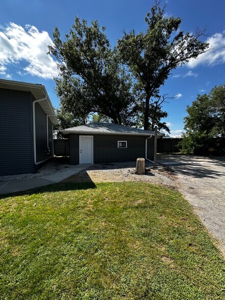 4831 Tama St, Marion, IA à vendre - Photo du bâtiment - Image 2 de 4