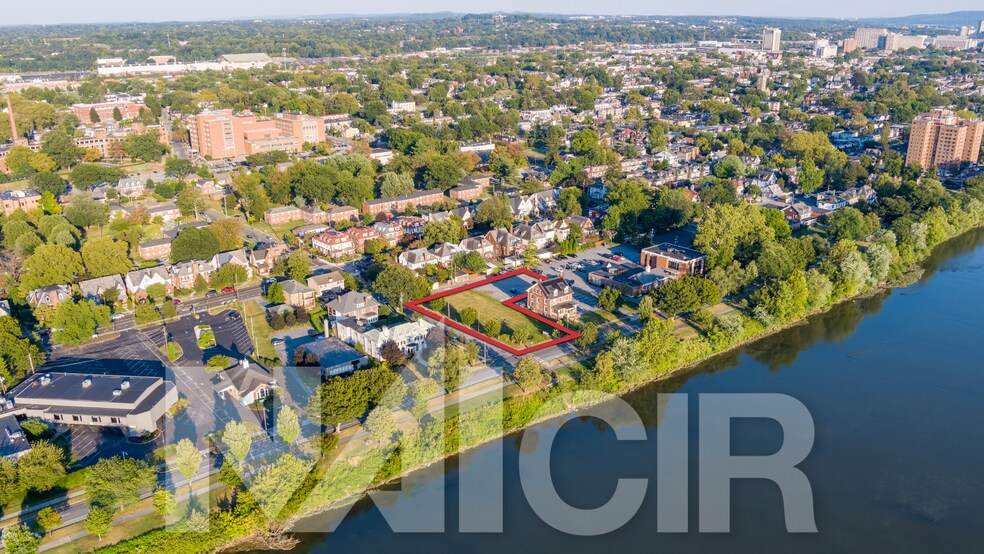 2521 N Front St, Harrisburg, PA à vendre - Photo du bâtiment - Image 1 de 3