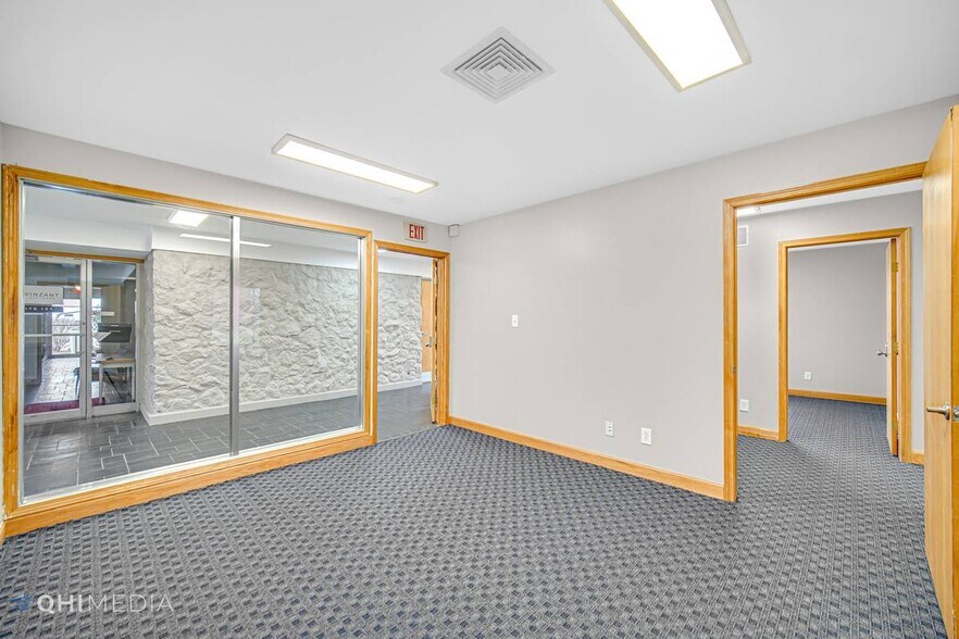 904 W Old Ridge Rd, Hobart, IN à vendre - Photo intérieure - Image 3 de 7