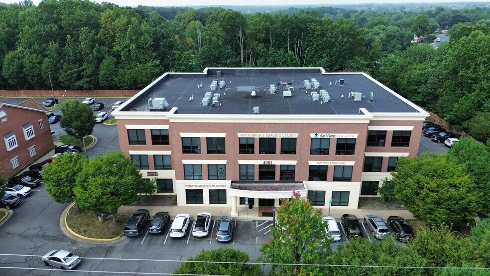 4001 Prince William Pky, Woodbridge, VA à louer - Photo du bâtiment - Image 3 de 7