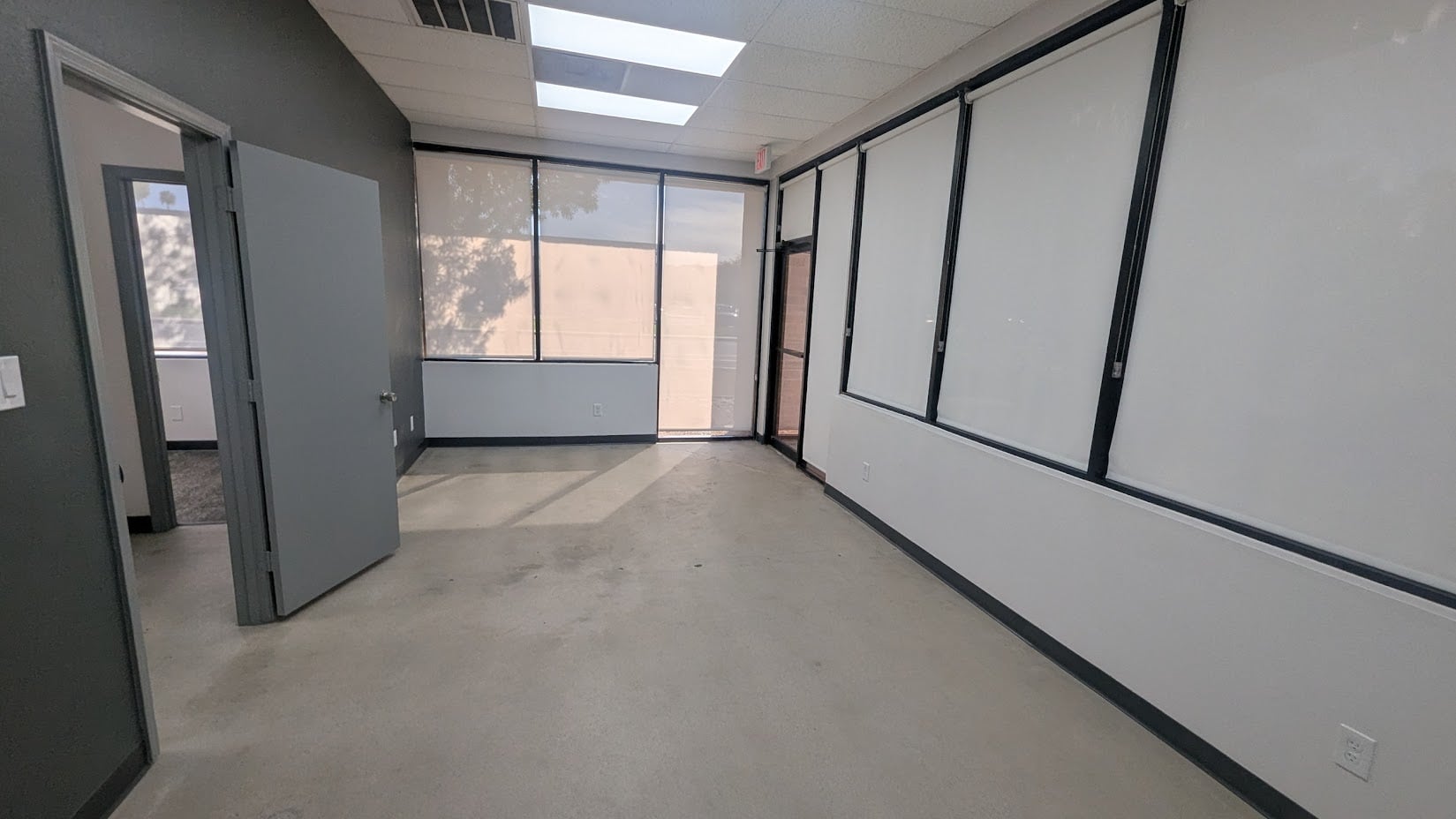 3702 E Roeser Rd, Phoenix, AZ for lease Interior Photo- Image 1 of 4