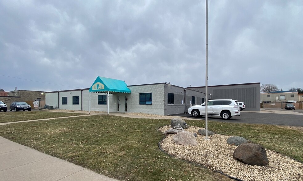 636 NE 39th Ave, Minneapolis, MN for sale - Building Photo - Image 2 of 24