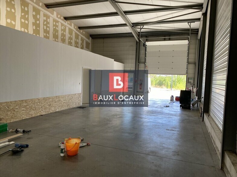 Flex in Carpentras for lease - Interior Photo - Image 3 of 10