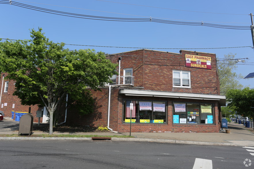 32-34 Main St, South Bound Brook, NJ à vendre - Photo principale - Image 1 de 1