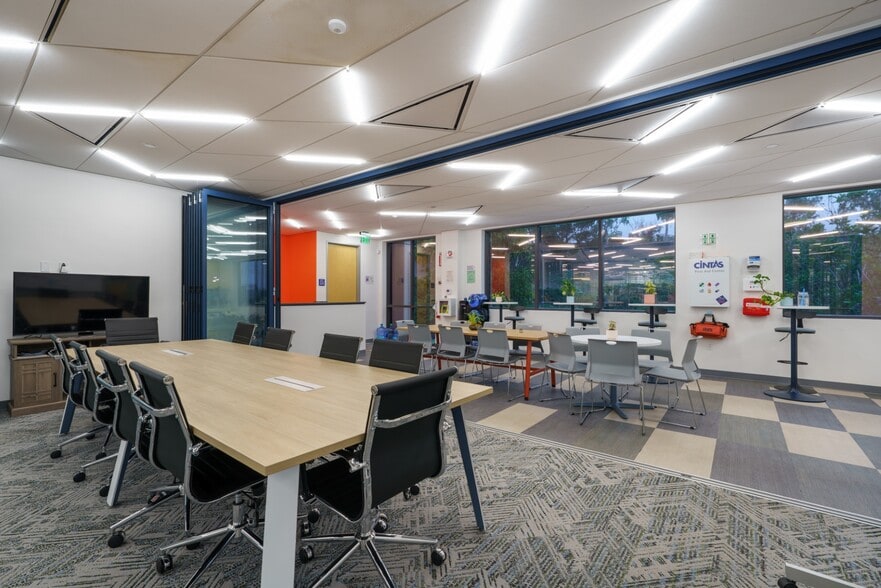 3240 Grey Hawk Ct, Carlsbad, CA for sale - Interior Photo - Image 2 of 4