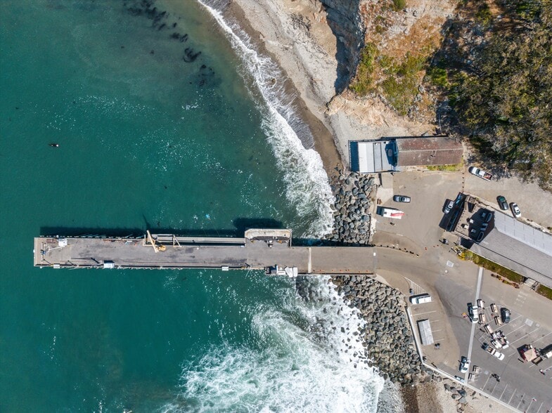 825 (AKA 45200) Port rd, Point Arena, CA for sale - Building Photo - Image 3 of 20