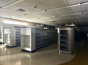 220 3rd St, Wellsville, OH for lease Interior Photo- Image 2 of 4