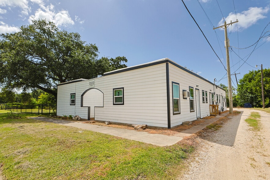 521 2nd Ave N, Texas City, TX for sale - Building Photo - Image 2 of 11