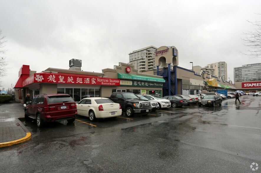 8111-8211 Akroyd Rd, Richmond, BC à louer - Photo du bâtiment - Image 3 de 16