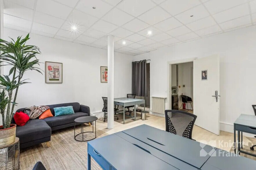 81 Rue De Monceau, Paris à louer - Photo du bâtiment - Image 2 de 11