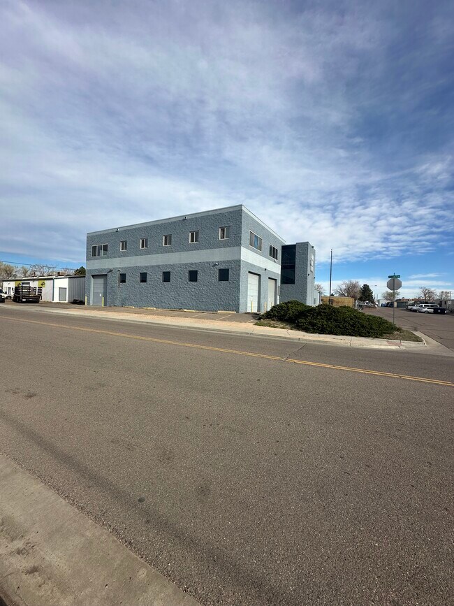 More details for 5501 Pearl St, Denver, CO - Industrial for Sale