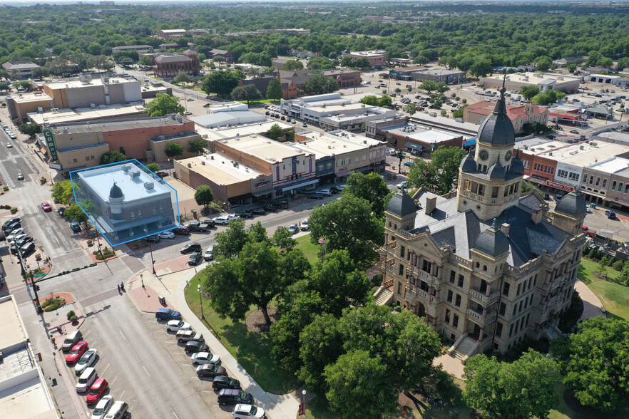 101 N Elm St, Denton, TX for lease - Building Photo - Image 1 of 9