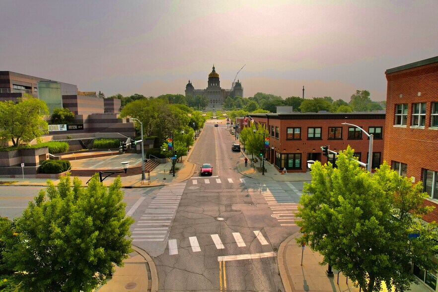 601 E Locust St, Des Moines, IA à louer - Photo du bâtiment - Image 2 de 6