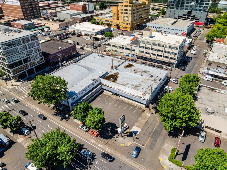 409 SE Martin Luther King Jr Blvd, Portland, OR à vendre - Photo du bâtiment - Image 3 de 9