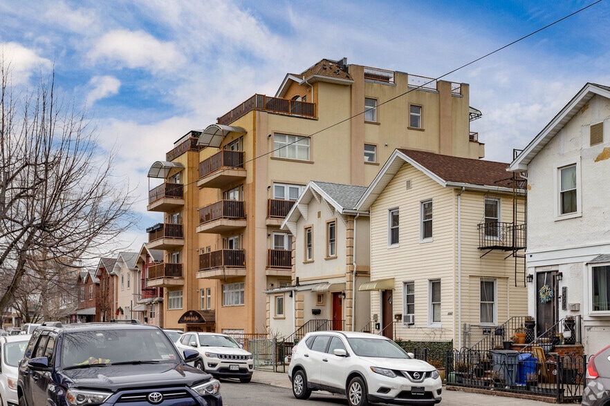 3037-3041 Brighton 2nd St, Brooklyn, NY for sale - Building Photo - Image 3 of 12
