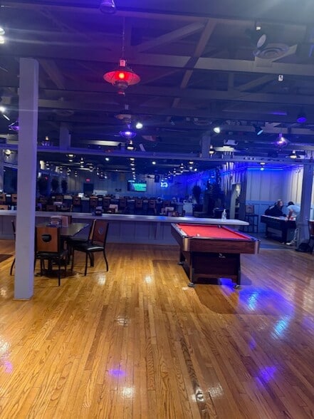 5581 S 9th St, Kalamazoo, MI à vendre - Photo du bâtiment - Image 2 de 17