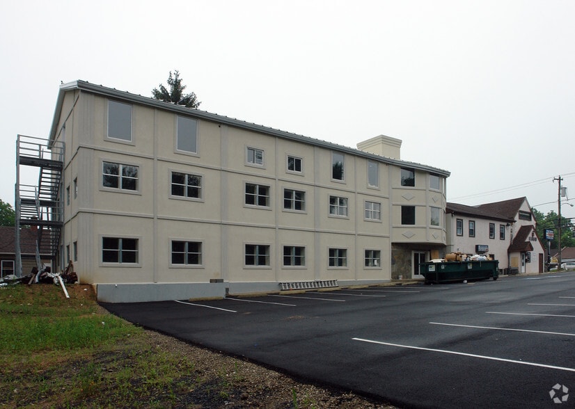 11880 Bustleton Ave, Philadelphia, PA for lease - Building Photo - Image 2 of 4