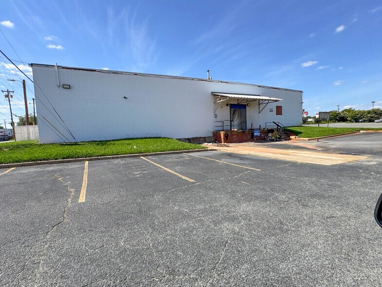 2320-2322 Maple Ave, Burlington, NC à vendre - Photo du bâtiment - Image 2 de 10