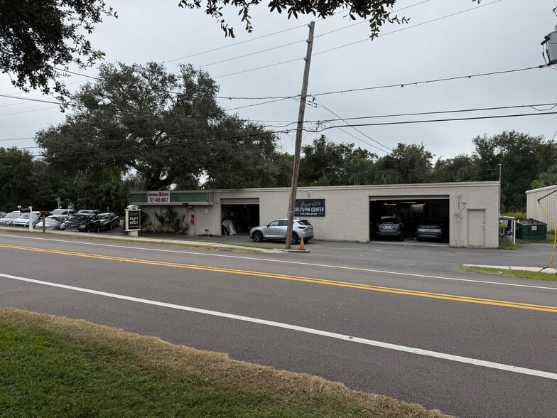 Small Bay Industrial - Safety Harbor portfolio of 3 properties for sale on LoopNet.ca - Building Photo - Image 3 of 18