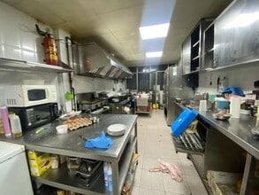 Retail in L'Hospitalet de Llobregat for lease Interior Photo- Image 2 of 5