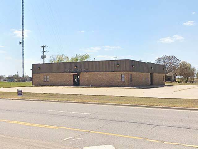 1702 N Glenn L English St, Cordell, OK for sale - Building Photo - Image 1 of 11