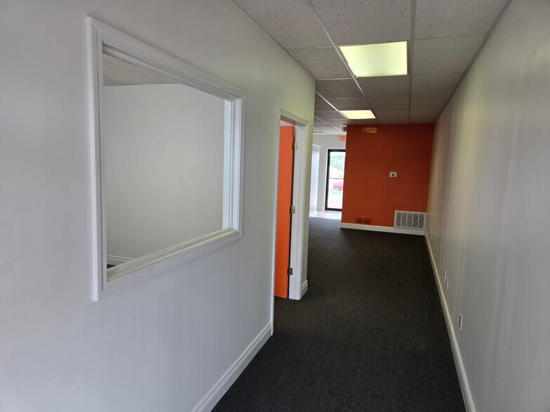 618 SW 3rd St, Lee's Summit, MO à louer - Photo du bâtiment - Image 2 de 8