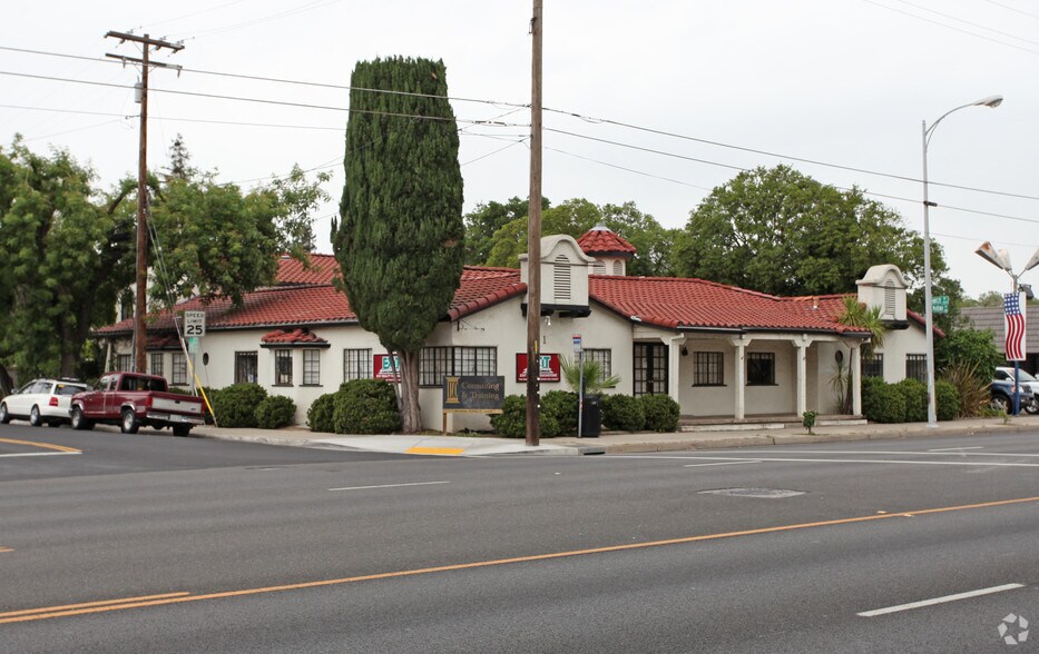 901 McHenry Ave, Modesto, CA for lease - Building Photo - Image 2 of 3