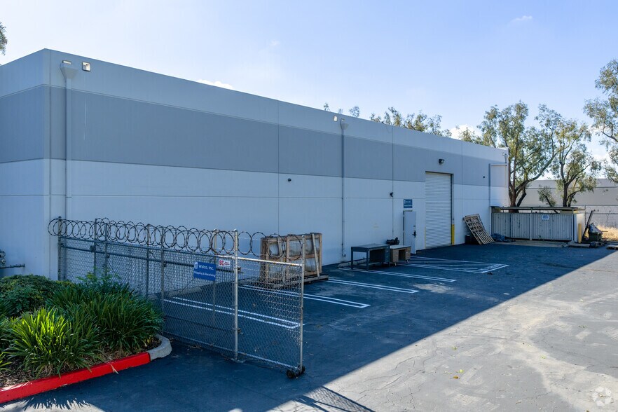 9017 Arrow Route, Rancho Cucamonga, CA à vendre - Photo du bâtiment - Image 3 de 5