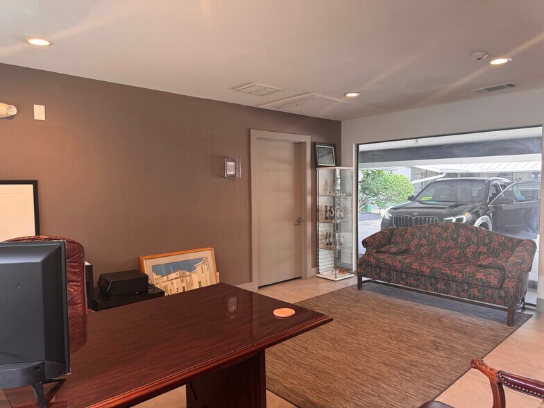 4739 Merwin St, Houston, TX à louer - Photo du bâtiment - Image 2 de 18