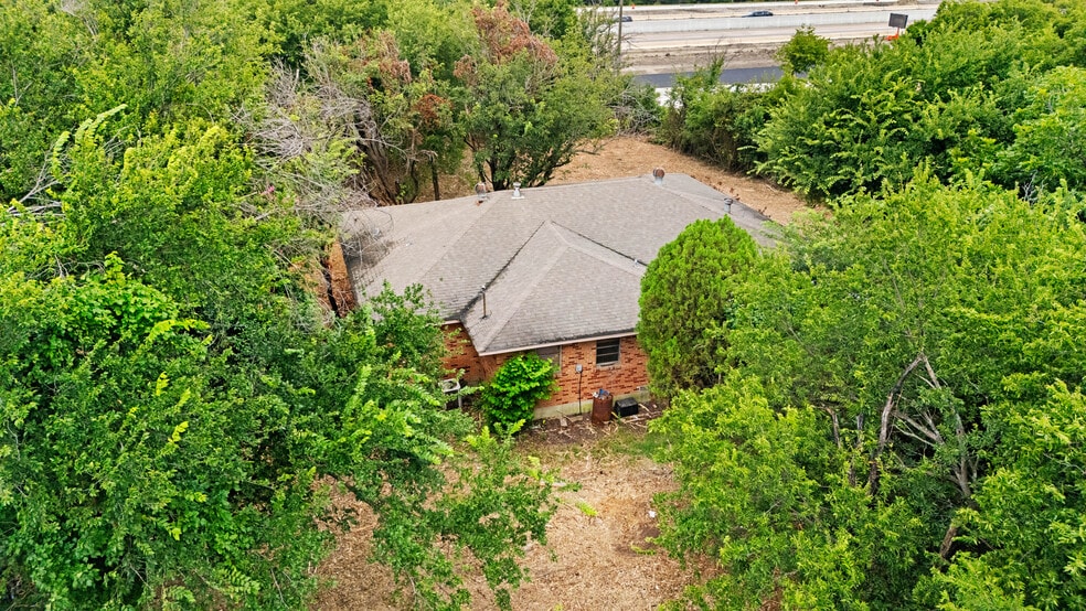 410 Ellis Ave, Red Oak, TX for lease - Building Photo - Image 3 of 16