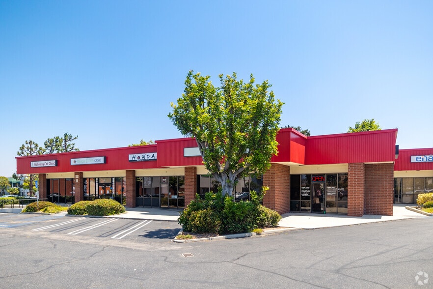 3617-3633 Pacific Coast Hwy, Torrance, CA for lease - Building Photo - Image 2 of 5