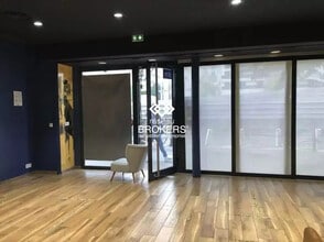 Retail in Neuilly-sur-Seine for lease Interior Photo- Image 2 of 3