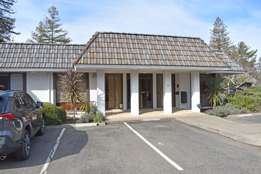 100-114 Wikiup Dr, Santa Rosa, CA à louer - Photo du bâtiment - Image 3 de 18