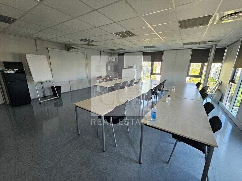 Bureau dans Grenoble à vendre - Photo du bâtiment - Image 2 de 9