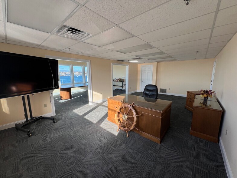 402-404 Thames St, Groton, CT à louer - Photo du bâtiment - Image 2 de 24