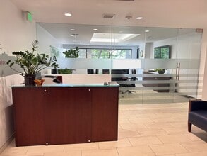 15060 Ventura Blvd, Sherman Oaks, CA for lease Interior Photo- Image 1 of 6