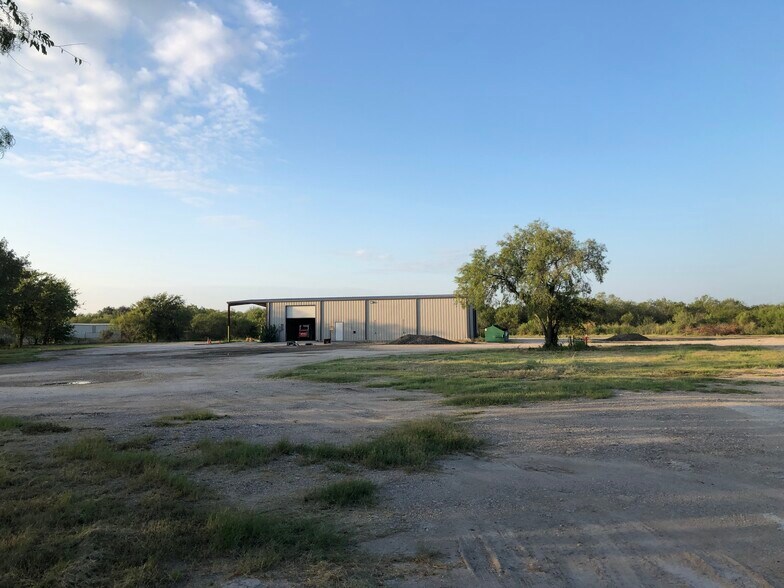 11585-2 Hwy 181, San Antonio, TX à louer - Photo du bâtiment - Image 2 de 18