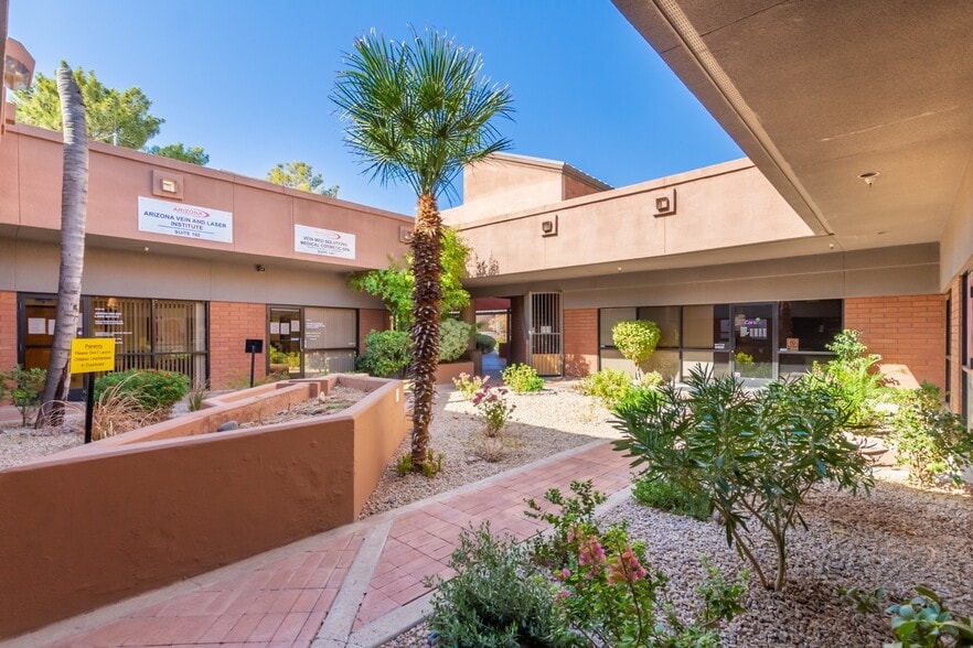 2175 N Alma School Rd, Chandler, AZ à louer - Photo du bâtiment - Image 2 de 4
