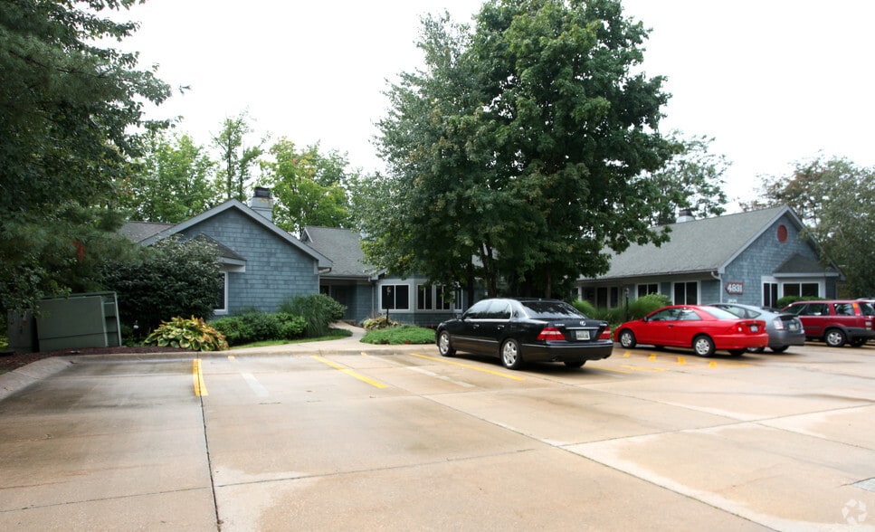 4831 Darrow Rd, Stow, OH for lease - Primary Photo - Image 1 of 24