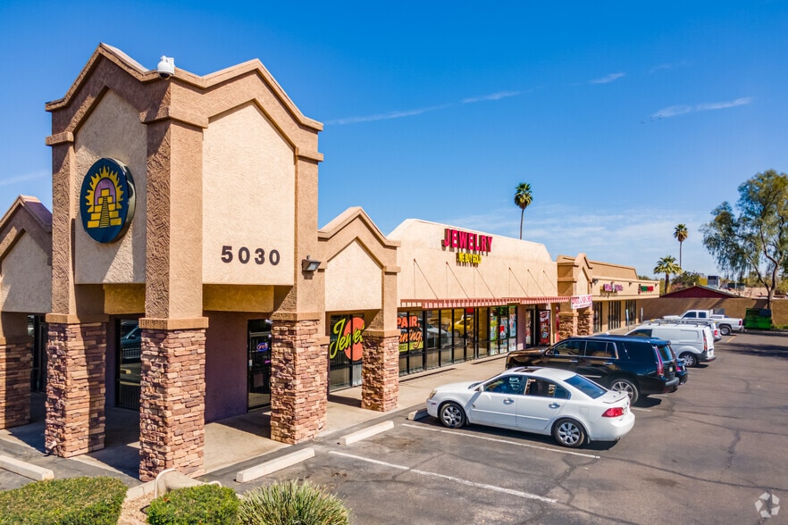 N 51st Ave, Phoenix, AZ à louer - Photo du bâtiment - Image 2 de 12