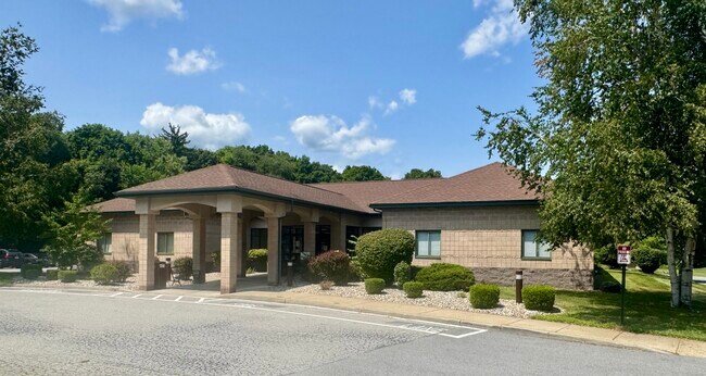 More details for 11 Crum Elbow Rd, Hyde Park, NY - Medical for Lease